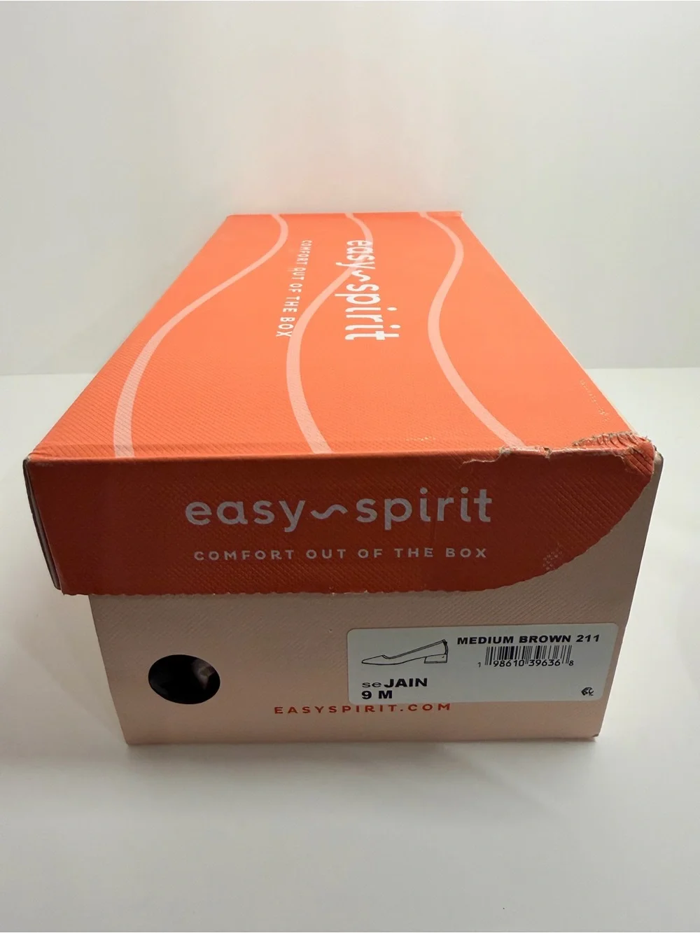 Easy Spirit shelf shows includes